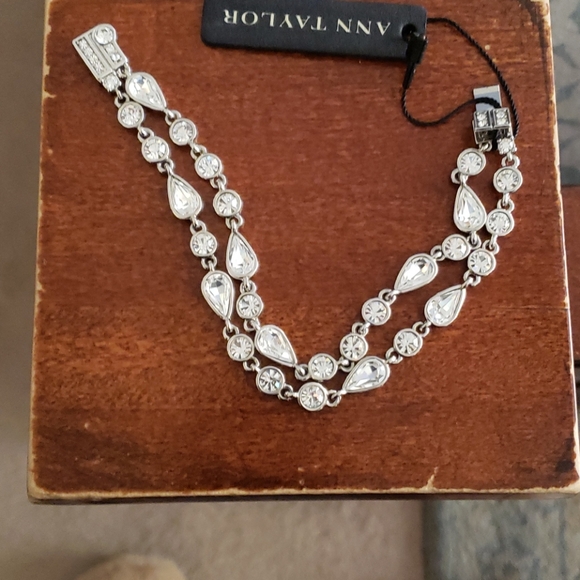 NWT Ann Taylor Stunning Double Strand Bracelet - Picture 2 of 7